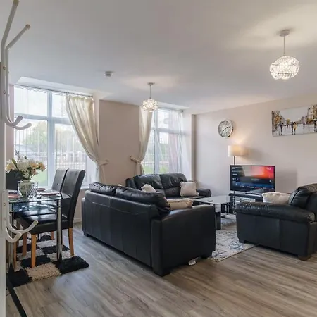 Bright 1 Bed Flat - Sleeps 3 Апартаменты *