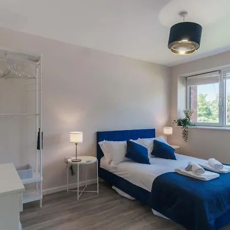 Apartment Lovely 1 Bed - Sleeps 3 Manchester