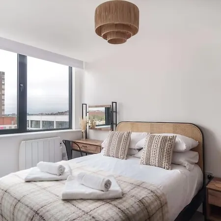 Zeni, Alexandra Rise Fab 1br Flat マンチェスター