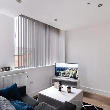 Zeni, Alexandra Rise Smart Apartman