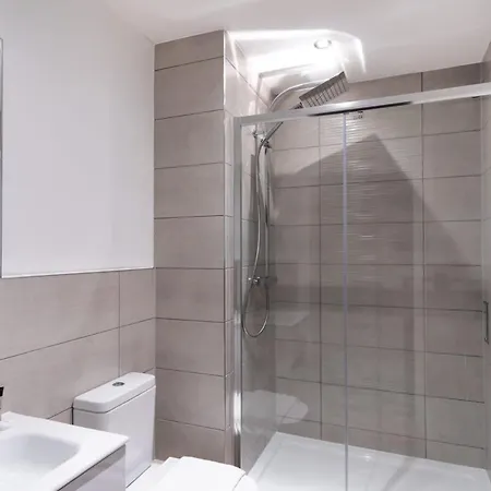 Zeni, Alexandra Rise Smart *