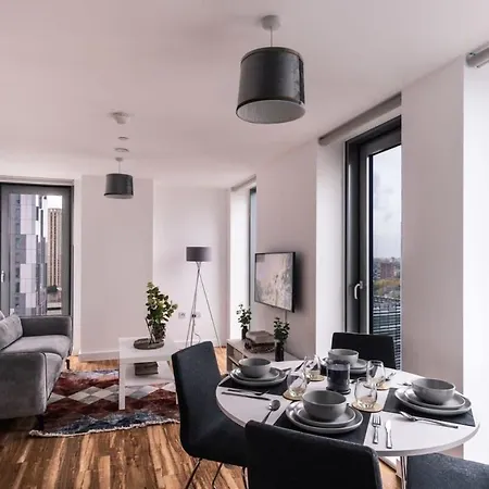 2 Bed In Media City, Amazing Views *