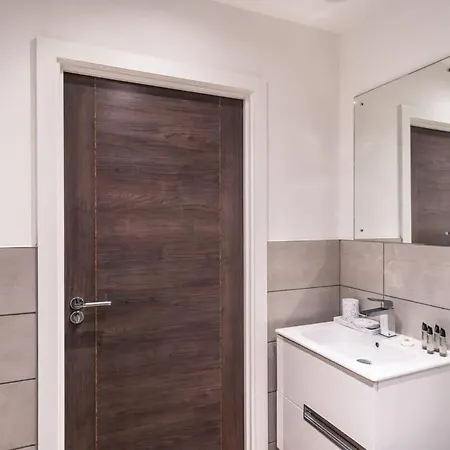 Zeni, Alexandra Rise Cosy 1 Bed * Manchester