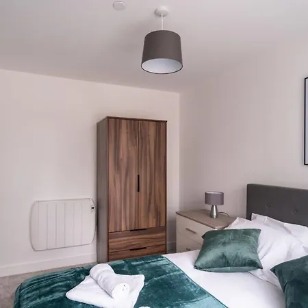 Zeni, Alexandra Rise Neat 1 Bed Apartment *