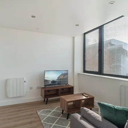 Zeni, Alexandra Rise Cool 1br Flat * Manchester