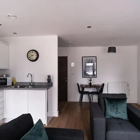 Zeni, Alexandra Rise Neat 1 Bed