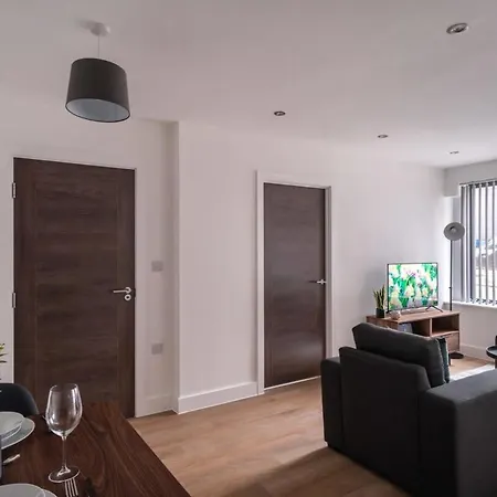 Zeni, Alexandra Rise Neat 1 Bed * Manchester