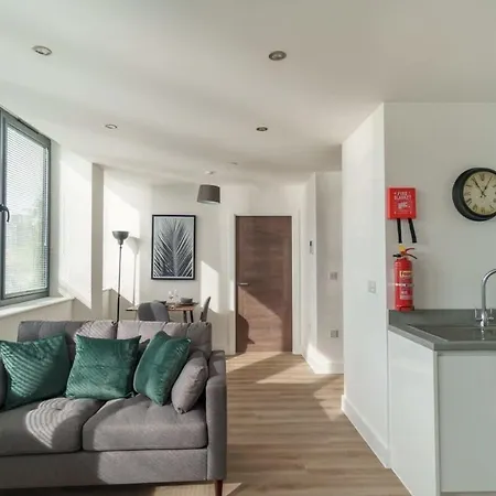 Zeni, Alexandra Rise Cool 1br Flat * Manchester
