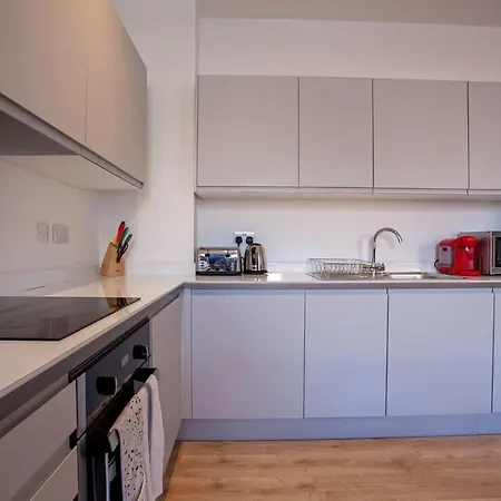 Stunning 1 Bed Flat 5min Walk To Victoria Station Apartment Manchester