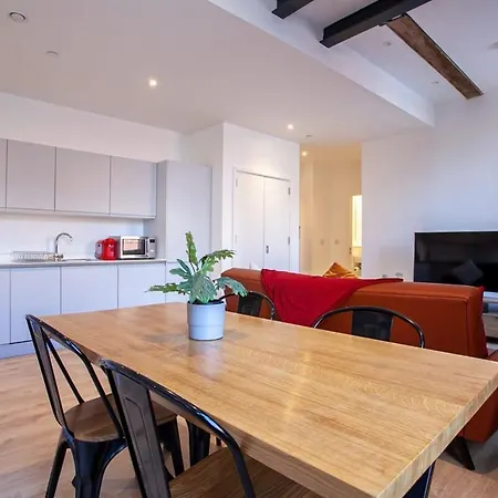 Stunning 1 Bed Flat 5min Walk To Victoria Station Apartment Manchester
