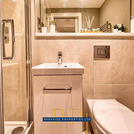 The Cityscape Suite: Deansgate * Manchester