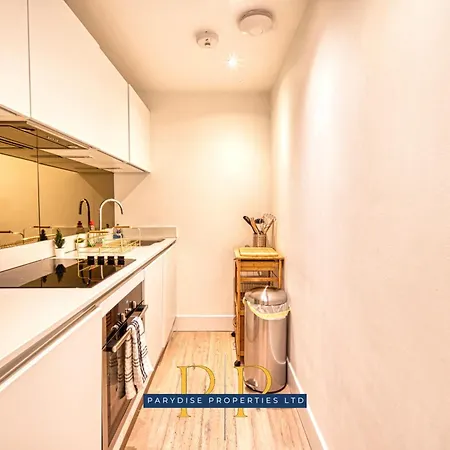 The Cityscape Suite: Deansgate Apartment
