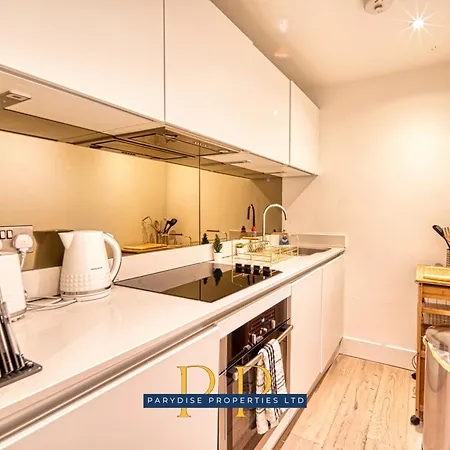The Cityscape Suite: Deansgate * Manchester