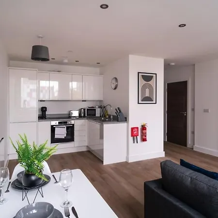 Zeni, Alexandra Rise Chic 1br Flat Apartamento