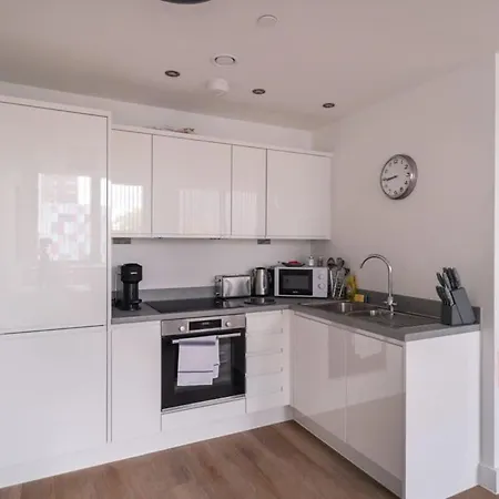 Zeni, Alexandra Rise Chic 1br Flat Apartamento Mánchester