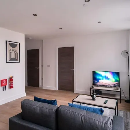 Zeni, Alexandra Rise Chic 1br Flat Apartment Manchester