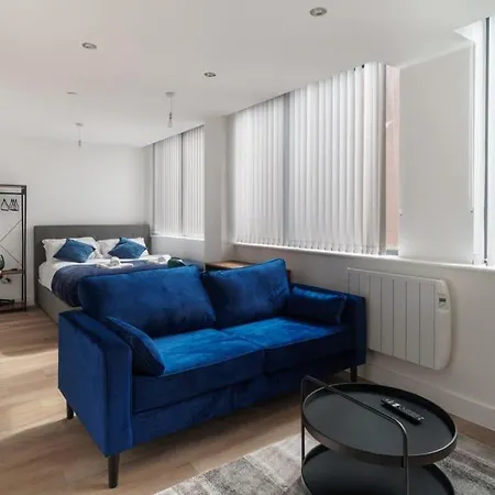 Zeni, Alexandra Rise Sleek * Manchester