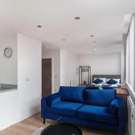 Zeni, Alexandra Rise Sleek * Manchester