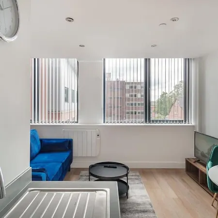 Zeni, Alexandra Rise Sleek * Manchester