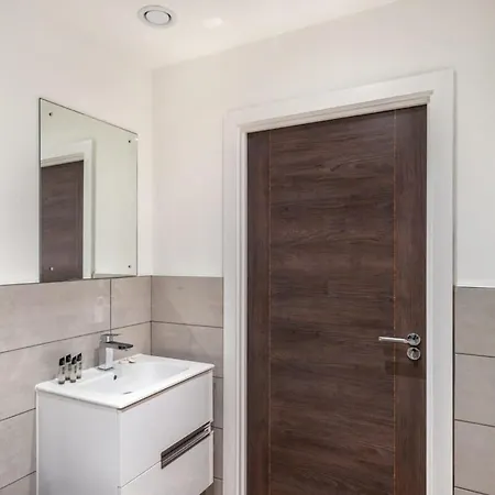 Zeni, Alexandra Rise Smart 1 Bed *