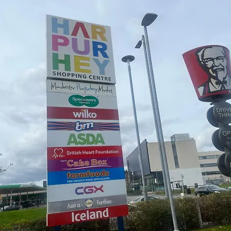 Dynasty - Alison Kelly Close Apartman