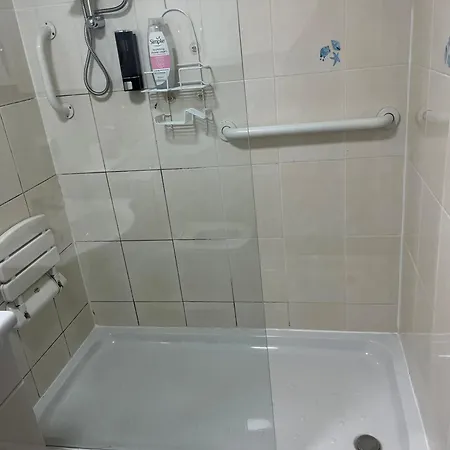 Charming 2-bedroom In شقة مانشستر