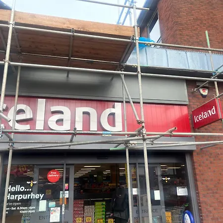 Dynasty - Alison Kelly Close Apartman