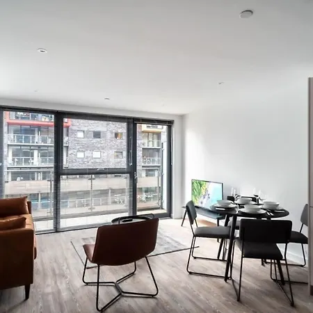 Spacious 2 Bed In Central * Manchester