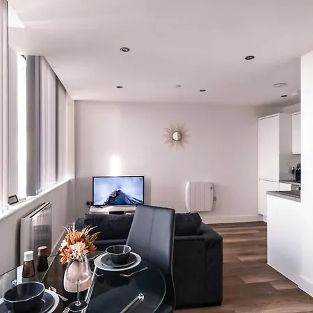 Zeni, Alexandra Rise Flat Apartment