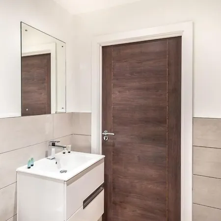 Stayzeni, Alexandra Rise 2 Bed Flat Apartman Manchester