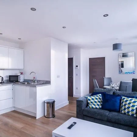 Stayzeni, Alexandra Rise Lovely 1 Bed Apartment Manchester
