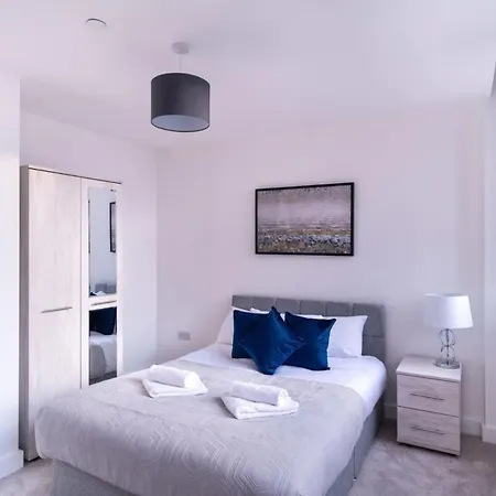 Stayzeni, Alexandra Rise Lovely 1 Bed Manchester