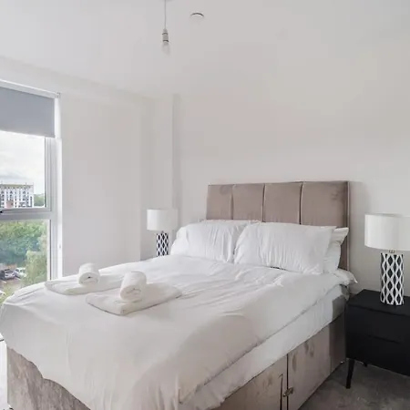 Lovely 2 Bedroom In Salford Апартаменты Манчестер