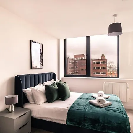 Stayzeni, Alexandra Rise Cool 1 Bed * Manchester