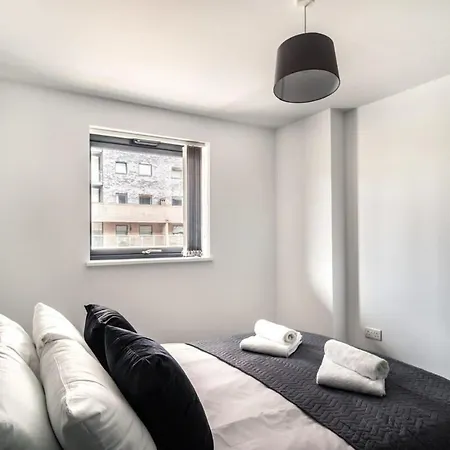 Stunning 2 Bed In Manchester
