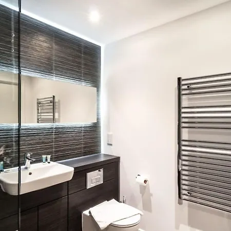 Stunning 2 Bed In Lägenhet *