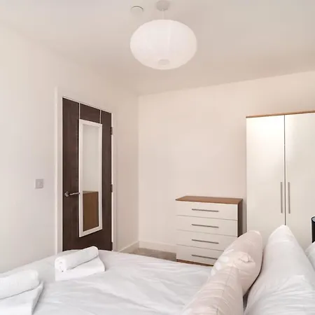 Stayzeni, Alexandra Rise 1br Flat Apartment Manchester