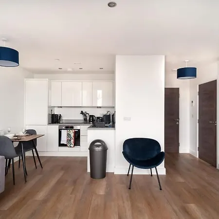 Stayzeni, Alexandra Rise 1br Flat Apartment