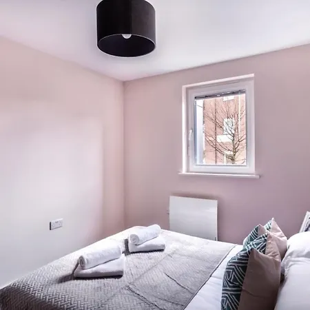 Modern & Spacious 2 Bed In * Manchester