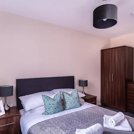 Modern & Spacious 2 Bed In Manchester