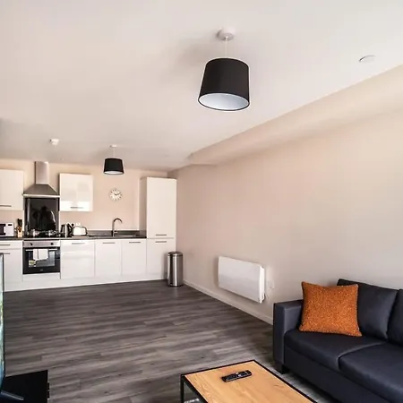 Modern & Bright 2 Bed In Apartment Manchester