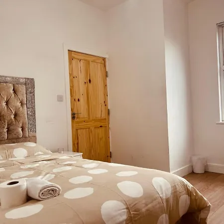 3 Double Bedroom In Greater Ubytování v soukromí *