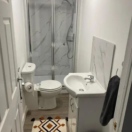 Apartment Cheetham Hill C3 *
