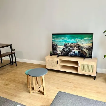 Lovely 2 Bedroom In