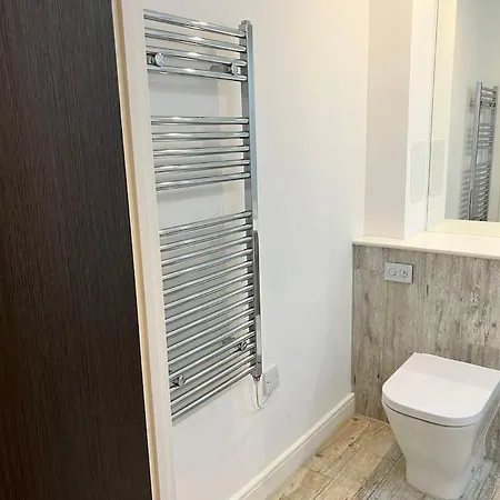 Apartment Lovely 2 Bedroom In *