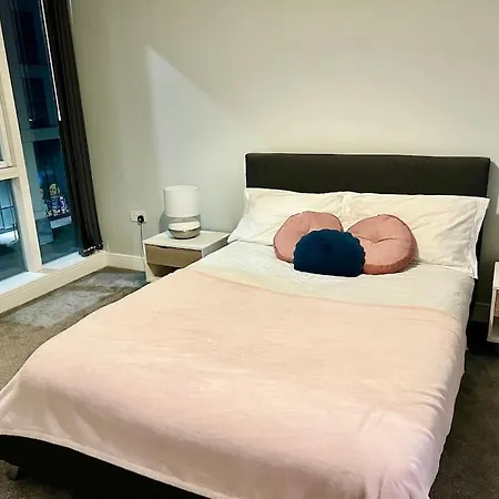Lovely 2 Bedroom In *