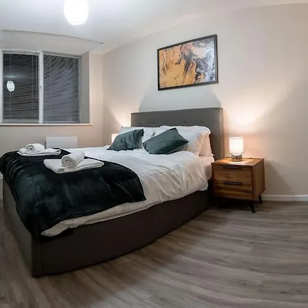 1bed Apartment, Free Parking For Two, Long Term Discounts マンチェスター