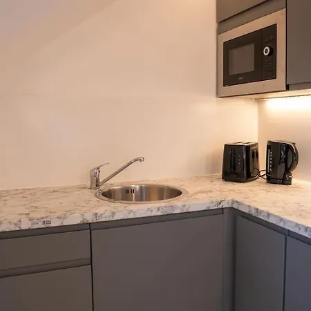 One Bedroom Studio: Old Trafford