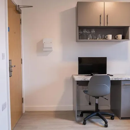 One Bedroom Studio: Old Trafford