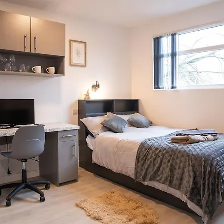 One Bedroom Studio: Old Trafford Apartment Manchester